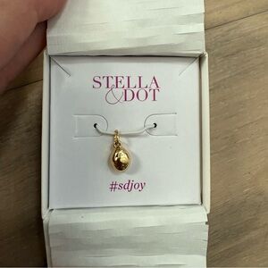 Stella & Dot Ulani Gold Pendant Charm